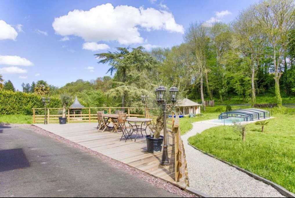Le Manoir Du Val Villa Douvres-la-Délivrande Exterior foto